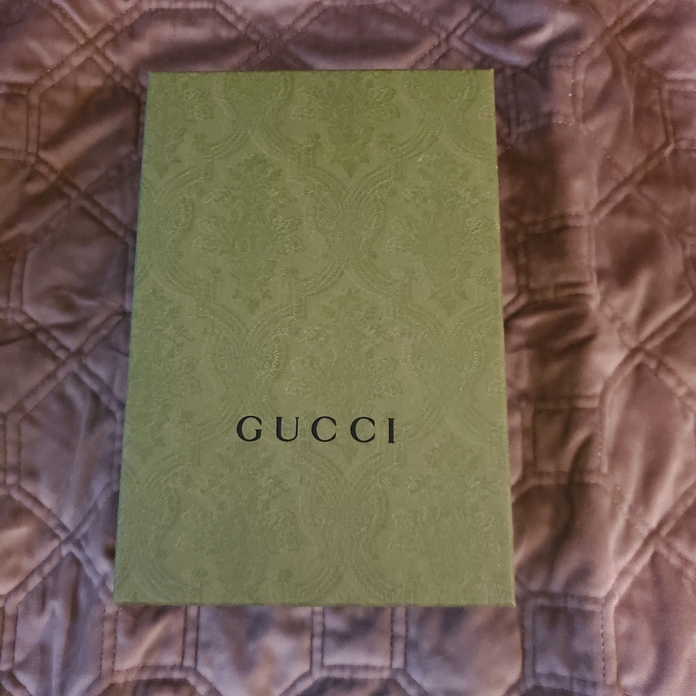 Gucci - Picture 2 of 5